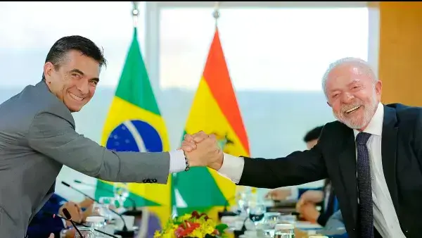Los presidentes Rodrigo Paz y Luiz Inácio Lula da Silva durante su encuentro en Brasilia.