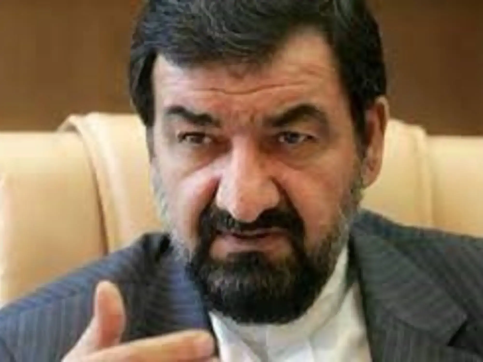 Mohsen Rezai en un acto público junto a otros líderes.