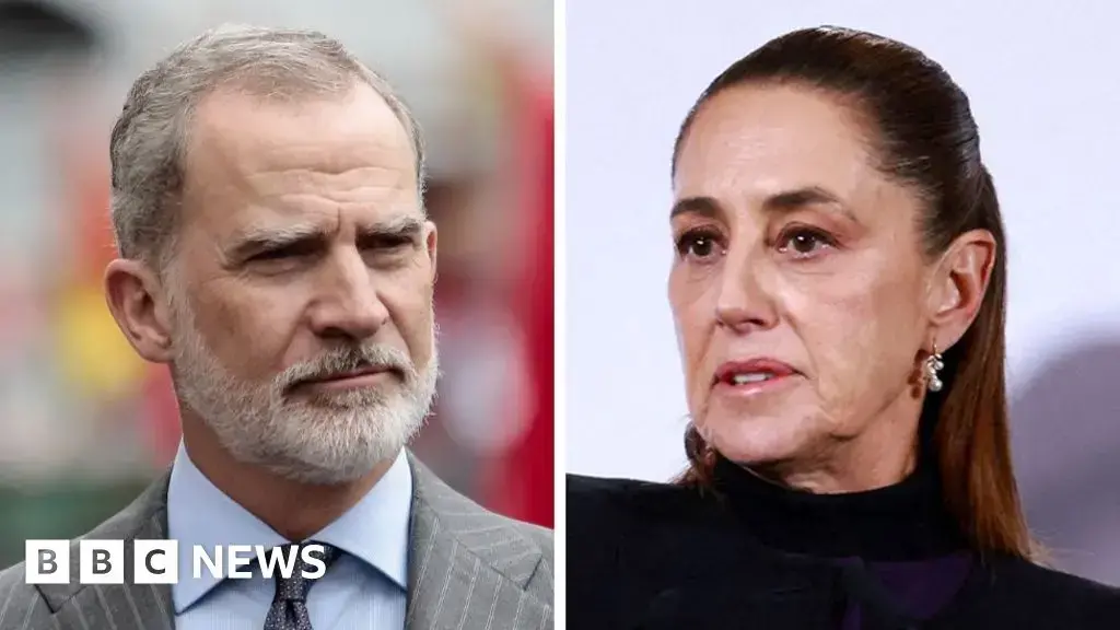 El rey Felipe VI durante una visita a una exposición en el Museo Arqueológico Nacional de Madrid.