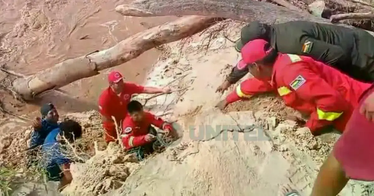Operativo de rescate del cuerpo en el río Piraí.