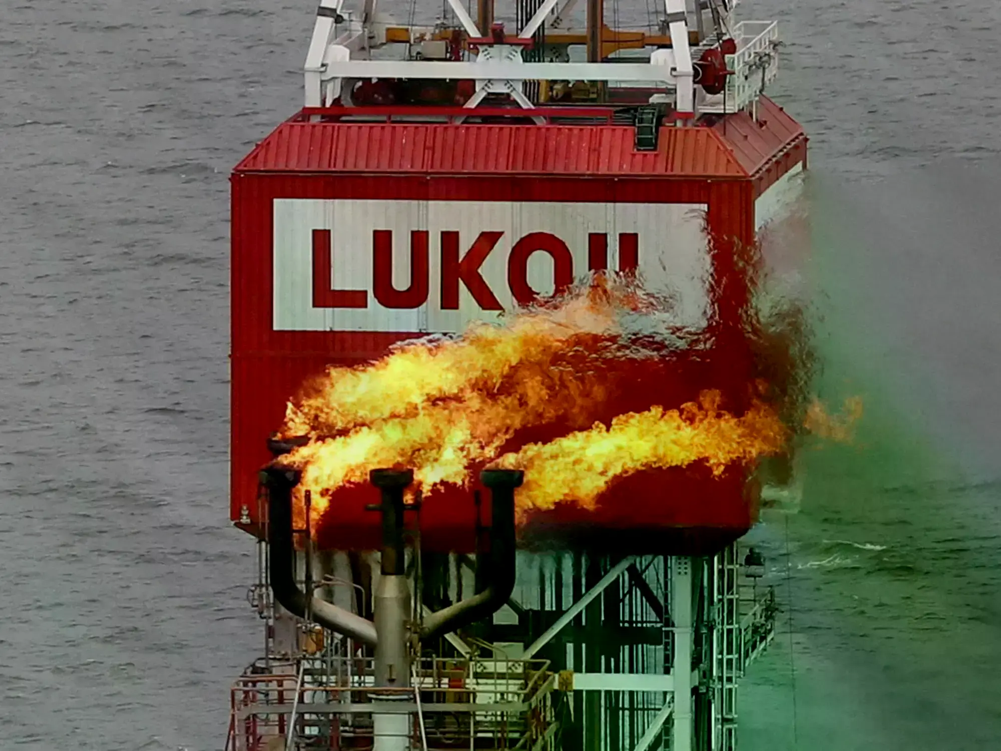 Plataforma petrolífera Filanovskogo en el mar Caspio, Rusia.