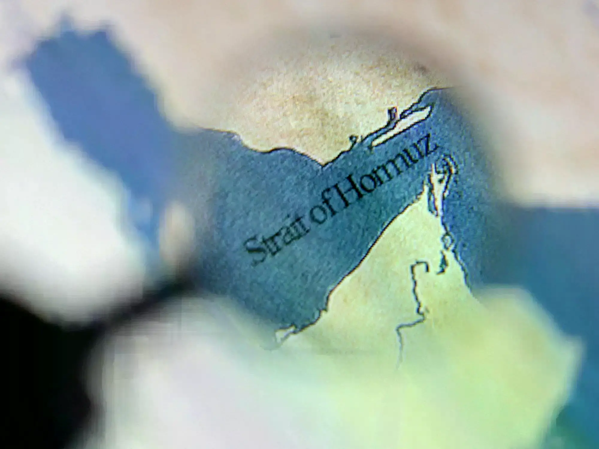 Mapa muestra el Estrecho de Ormuz, en el centro de la guerra.