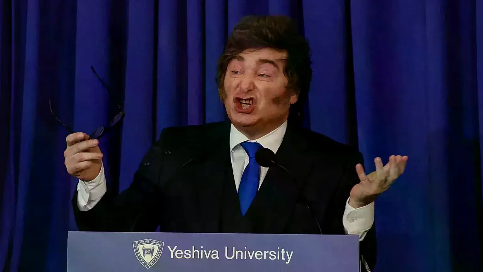 El presidente de Argentina, Javier Milei, pronuncia un discurso en la Universidad Yeshiva en Nueva York.