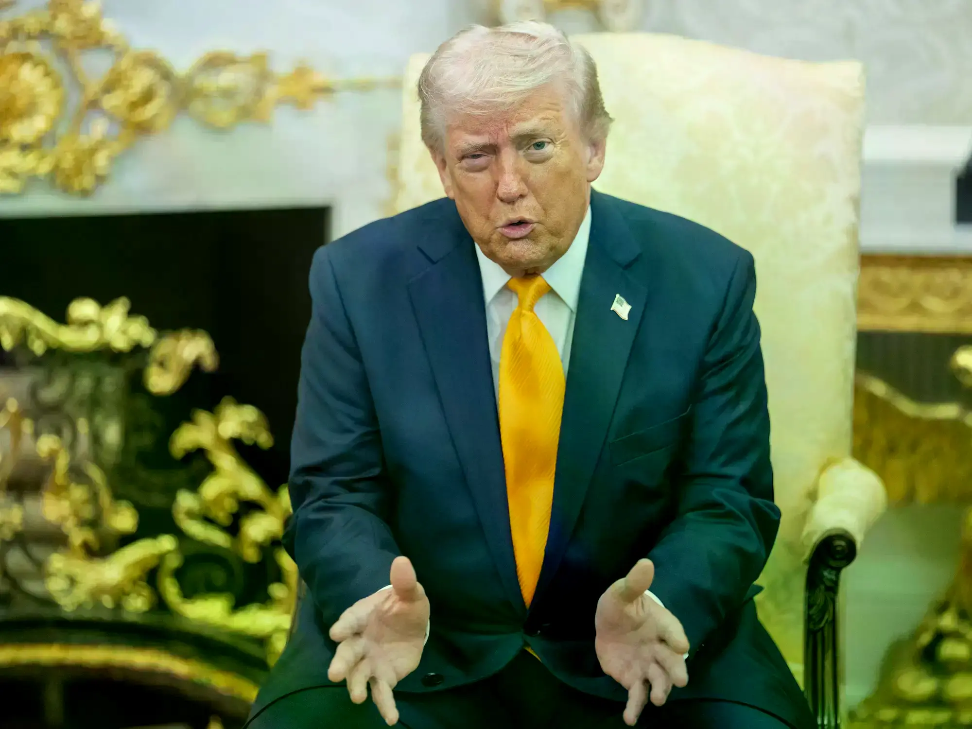 Una refinería de petróleo tras un ataque iraní en Haifa, Israel.