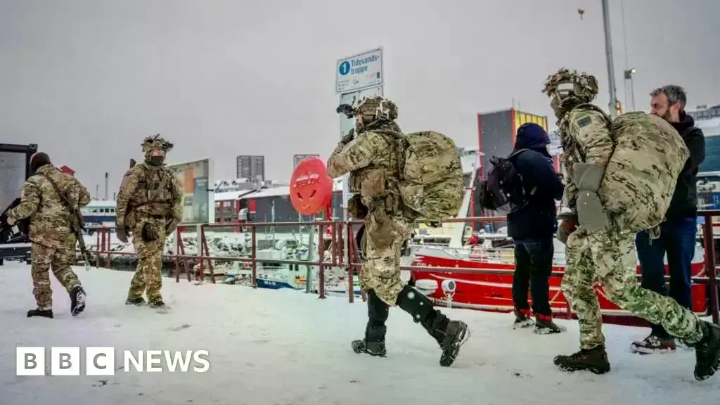 Soldados durante ejercicios militares en Groenlandia.