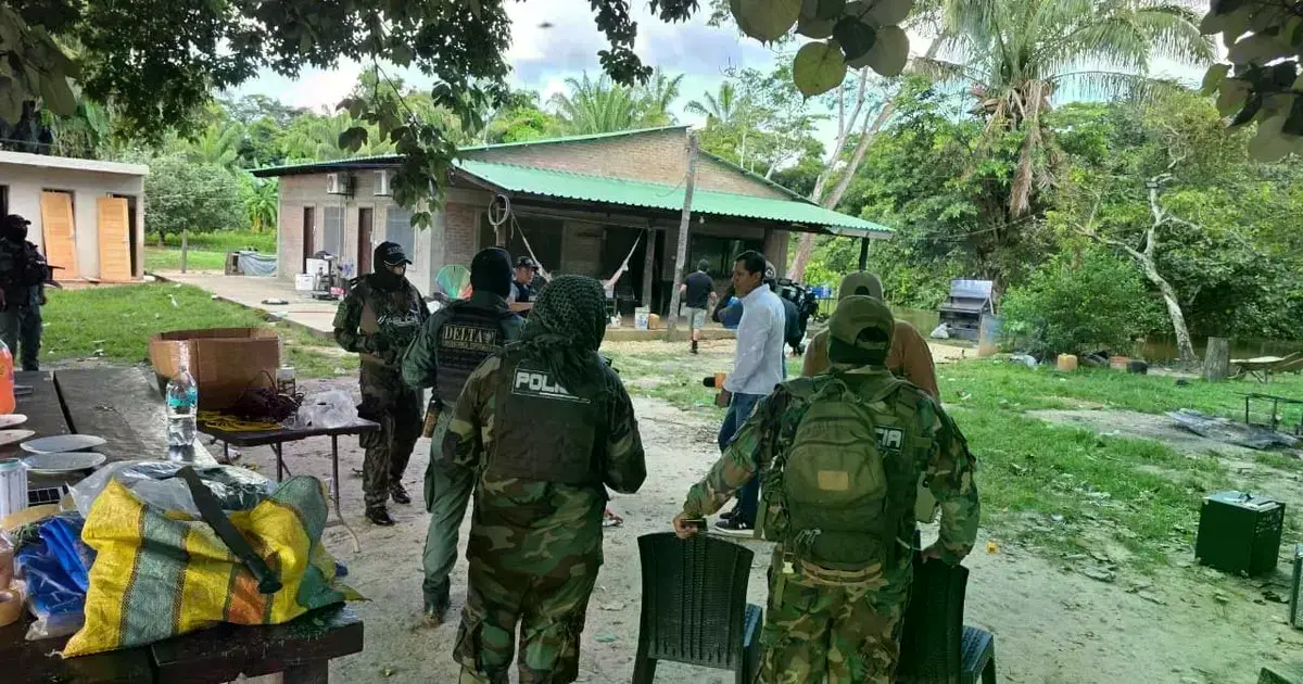 Operativo en pista clandestina