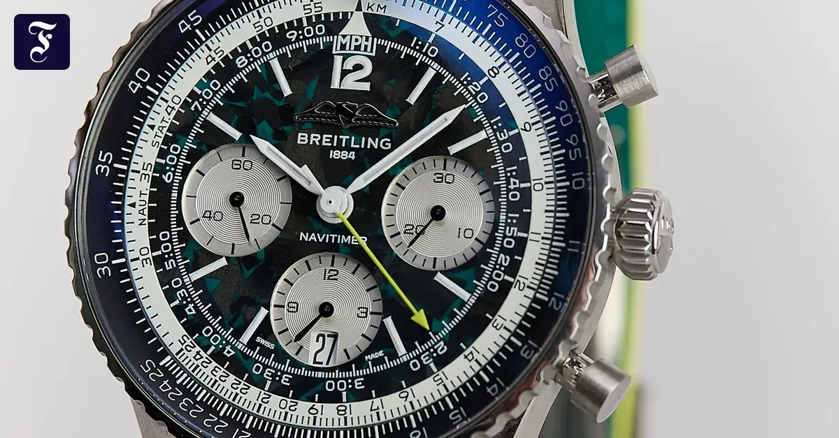 Primer modelo en titanio de Breitling, el Navitimer B01 Aston Martin