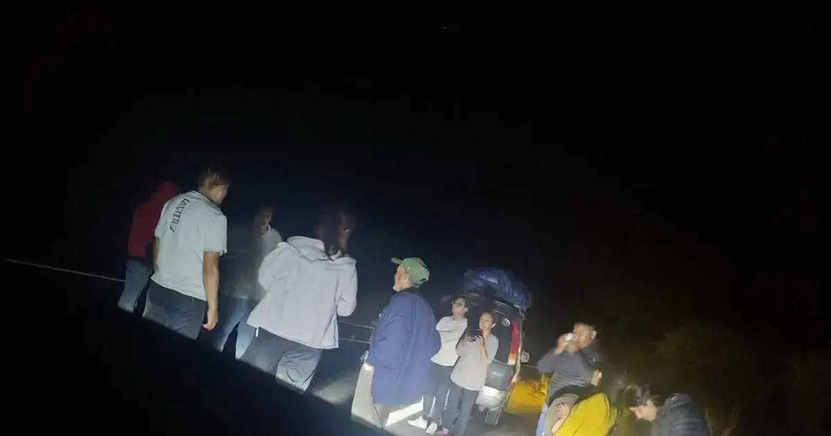 Sujetos armados asaltan a pasajeros de un trufi