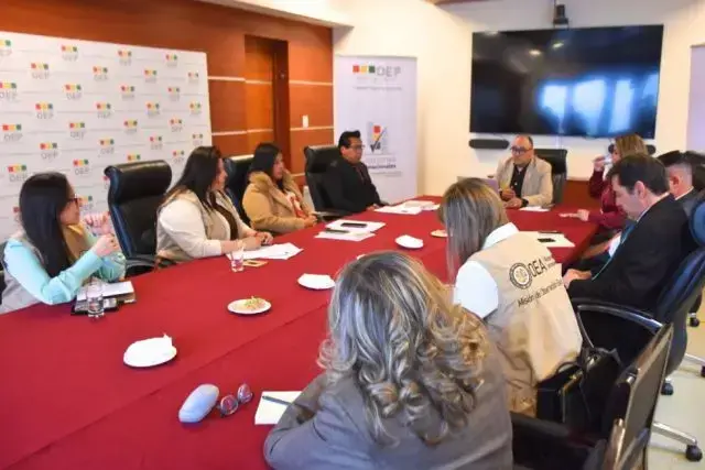 La reunión en el Tribunal Supremo Electoral.