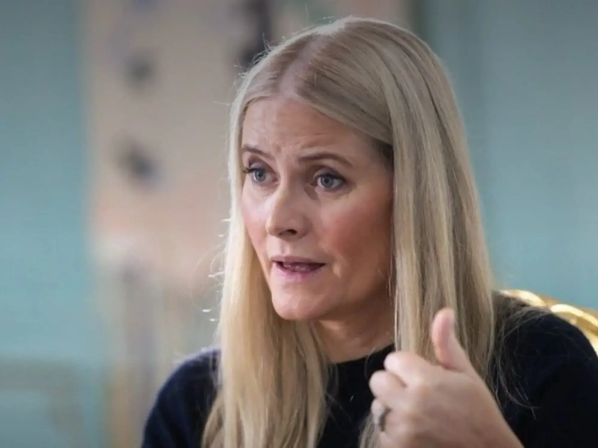 Los príncipes herederos de Noruega, Mette-Marit y Haakon, en la entrevista televisada.