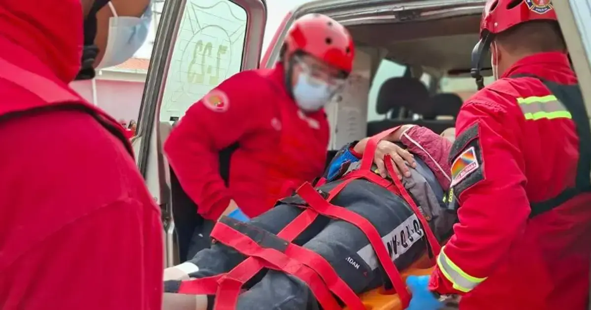 Los heridos fueron auxiliados por Bomberos y comunarios.