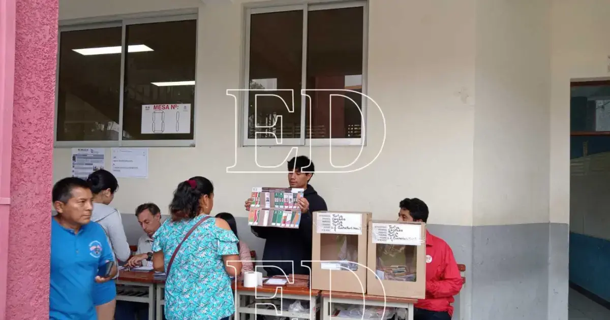 Recintos electorales en Tarija con urnas preparadas para recibir los votos.