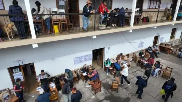 Un recinto electoral en la ciudad de Sucre.