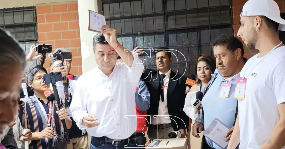 El candidato a alcalde de Tarija, emitió su voto
