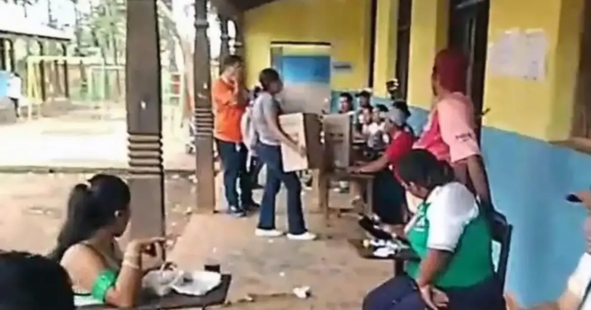 Pobladores continúan con la votación municipal.