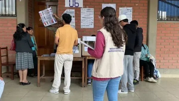 La MOE desplegó personal en diferentes recintos electorales del país.