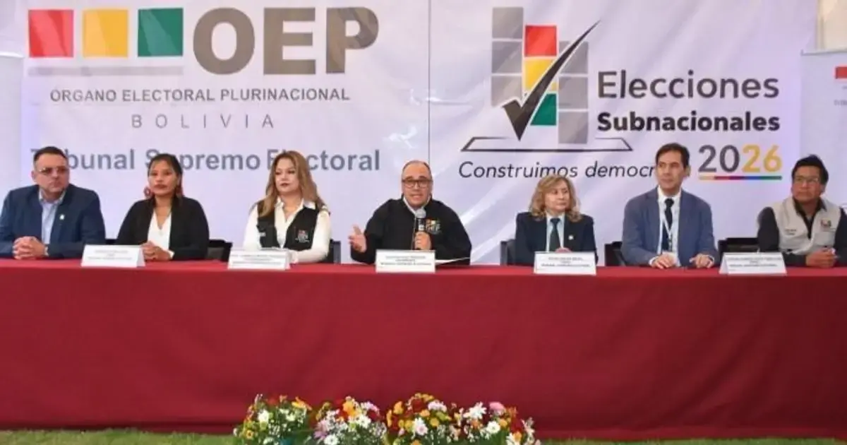 El presidente del TSE, Gustavo Ávila, en conferencia de prensa.