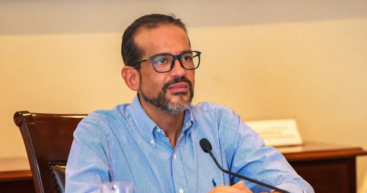 El gobernador Luis Fernando Camacho felicitó a los candidatos que van a segunda vuelta.