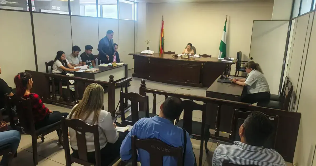 Audiencia de medidas cautelares de dos sujetos acusados de robo agravado y asociación delictuosa