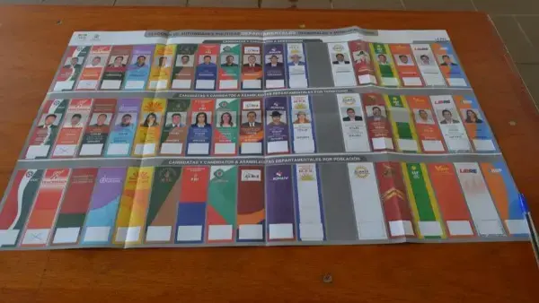 Papeleta de sufragio en las elecciones autonómicas bolivianas.