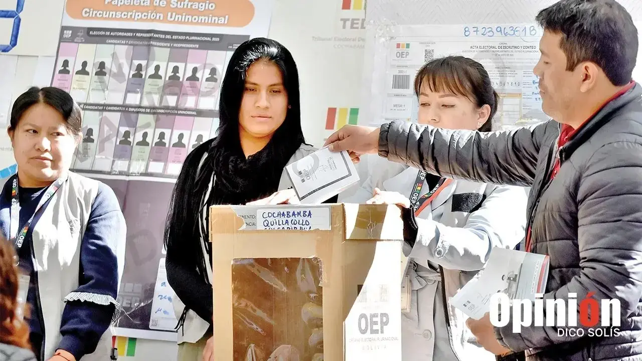La capacitación de jurados electorales en el TED de Cochabamba.