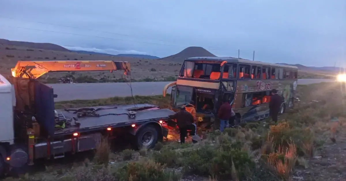 Flota accidentada en la zona de Caracollo.