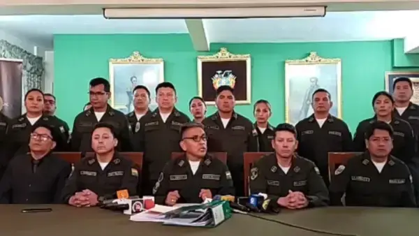 El director de la Academia Nacional de Policías (Anapol), el Cnl. Max Cerruto en conferencia de prensa.
