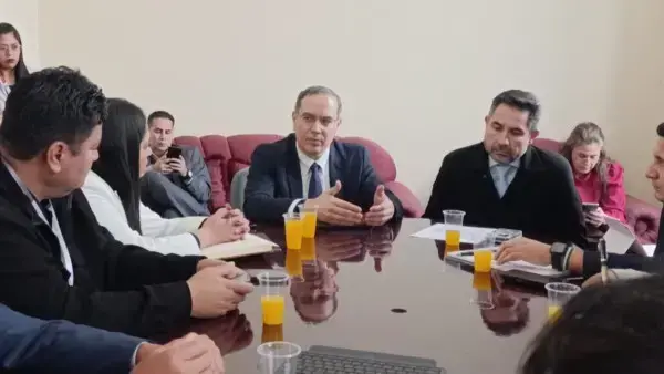 Reunión de la comisión especial de investigación de Diputados y el presidente de YPFB, Yussef Akly.
