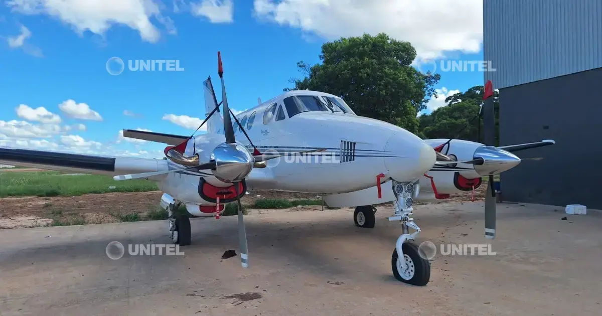 Avioneta Beechcraft King Air hallada en el hangar intervenido.