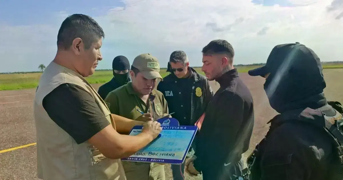 Sebastián Marset al momento de ser expulsado a Estados Unidos.