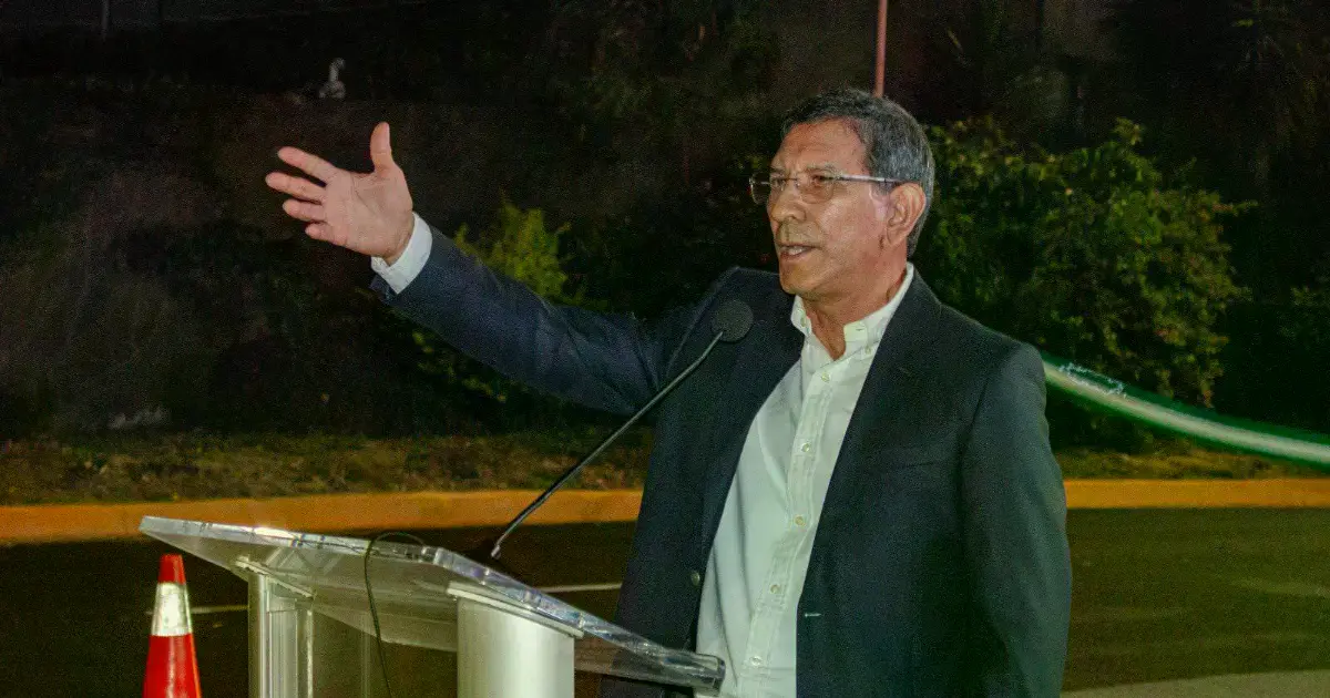 Neptaly Mendoza, alcalde de Porongo.