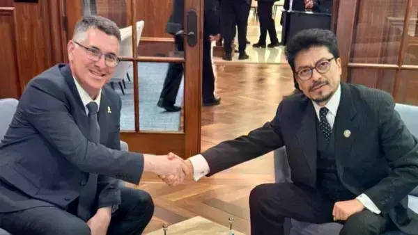 El canciller de Bolivia, Fernando Aramayo, y el ministro de Relaciones Exteriores de Israel, Gideon Sa’ar, anunciaron el rest
