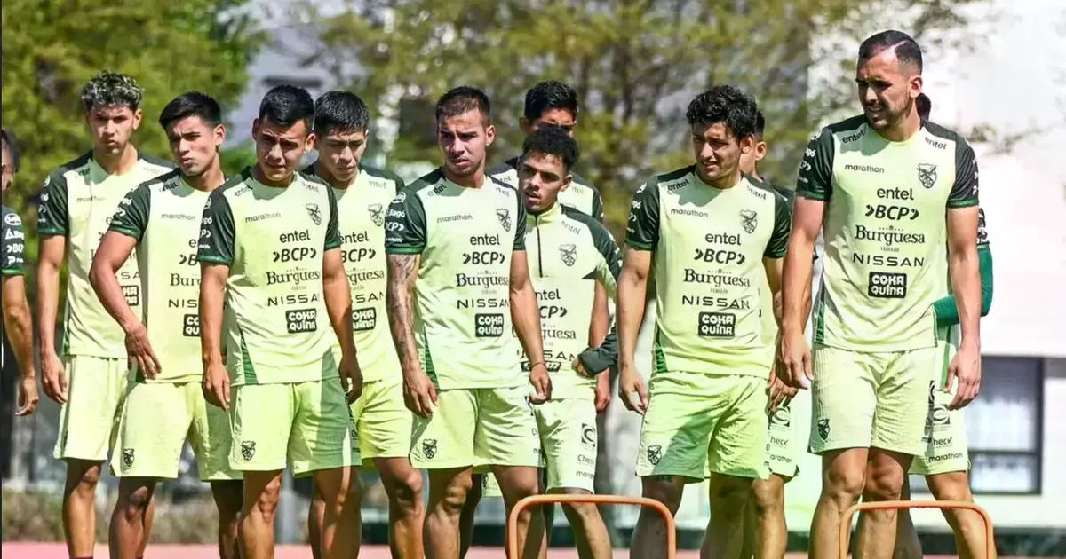 La selección boliviana durante un entrenamiento previo al partido.