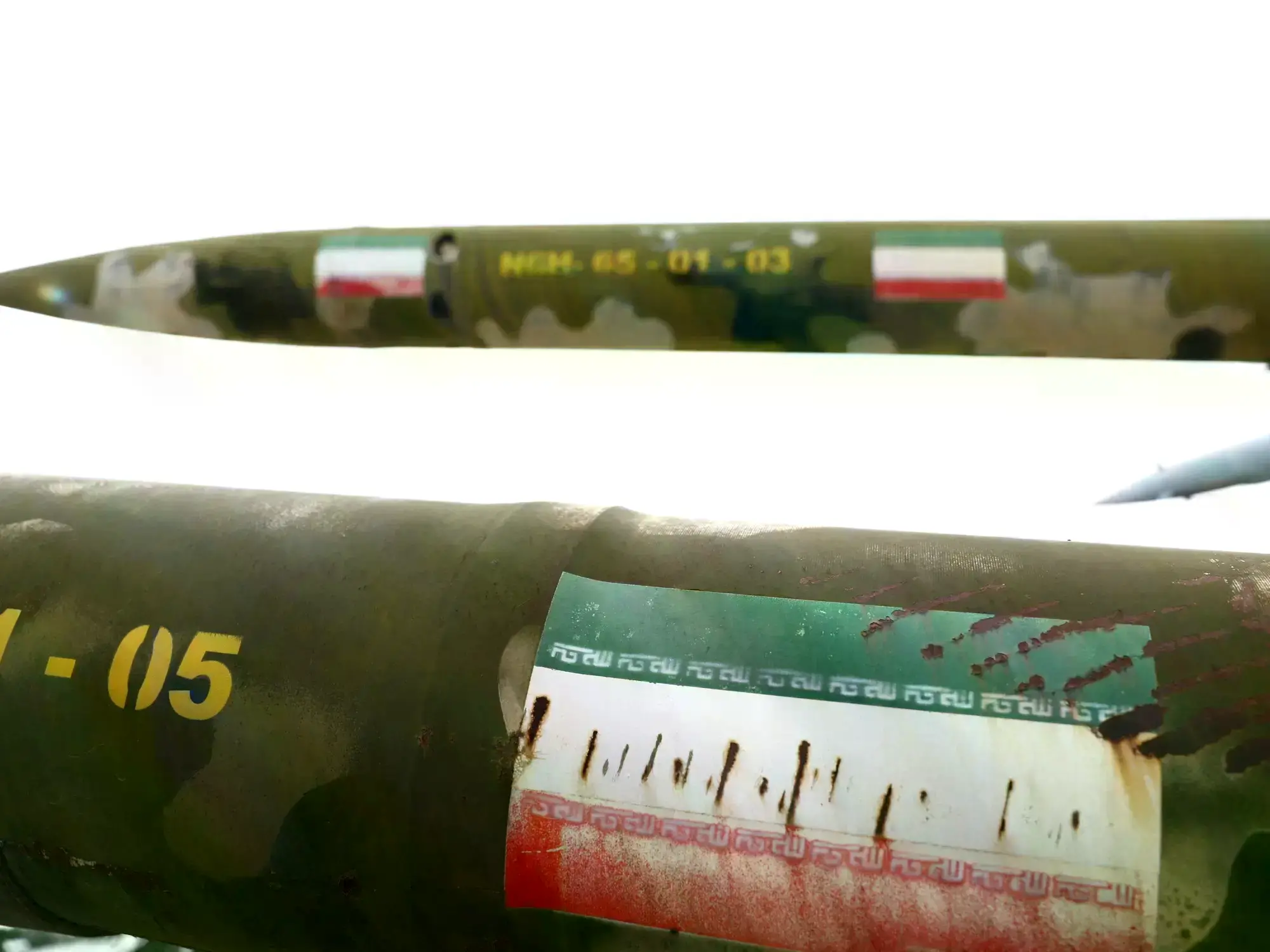 Misiles iraníes desplegados en un parque de Teherán.