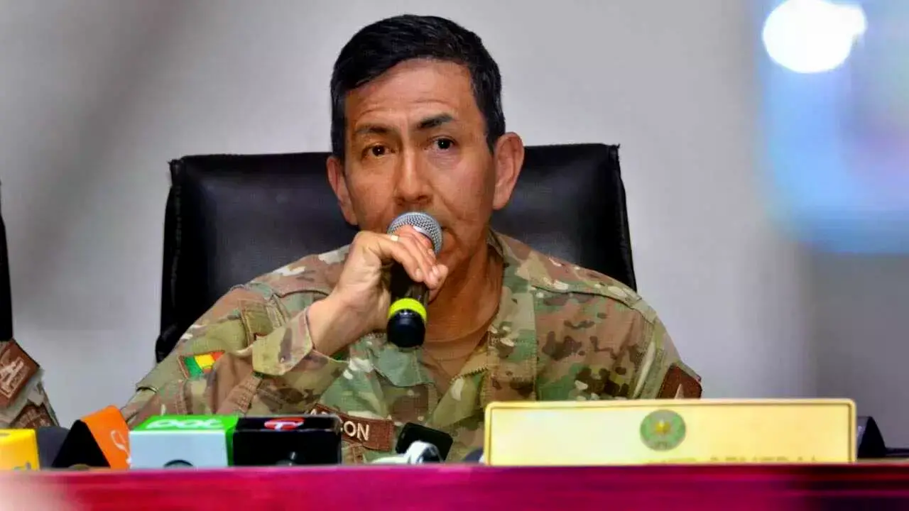 El comandante general del Ejército, Héctor Alarcón.