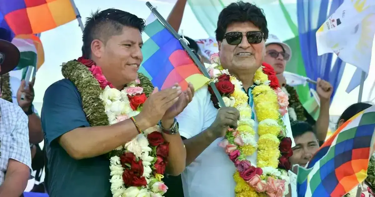 Leonardo Loza (izquierda) y Evo Morales (derecha).