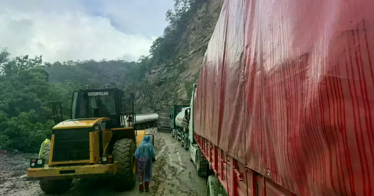 Ejecutan trabajos de emergencia en el tramo La Angostura - Samaipata