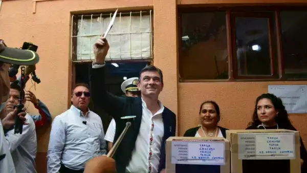 El presidente Rodrigo Paz votó en la ciudad de Tarija.