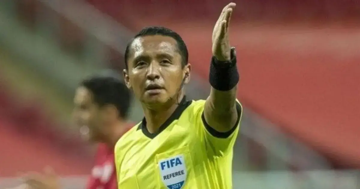 Iván Barton árbitro salvadoreño quien dirigirá Bolivia-Irak