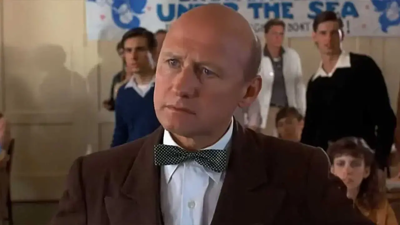 James Tolkan como el director Strickland en Back to the Future (1985).