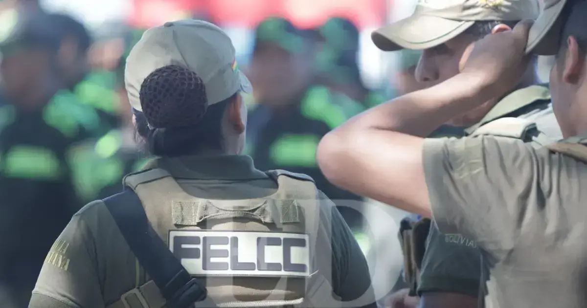 Agentes de la Felcc en operativo | Imagen referencial