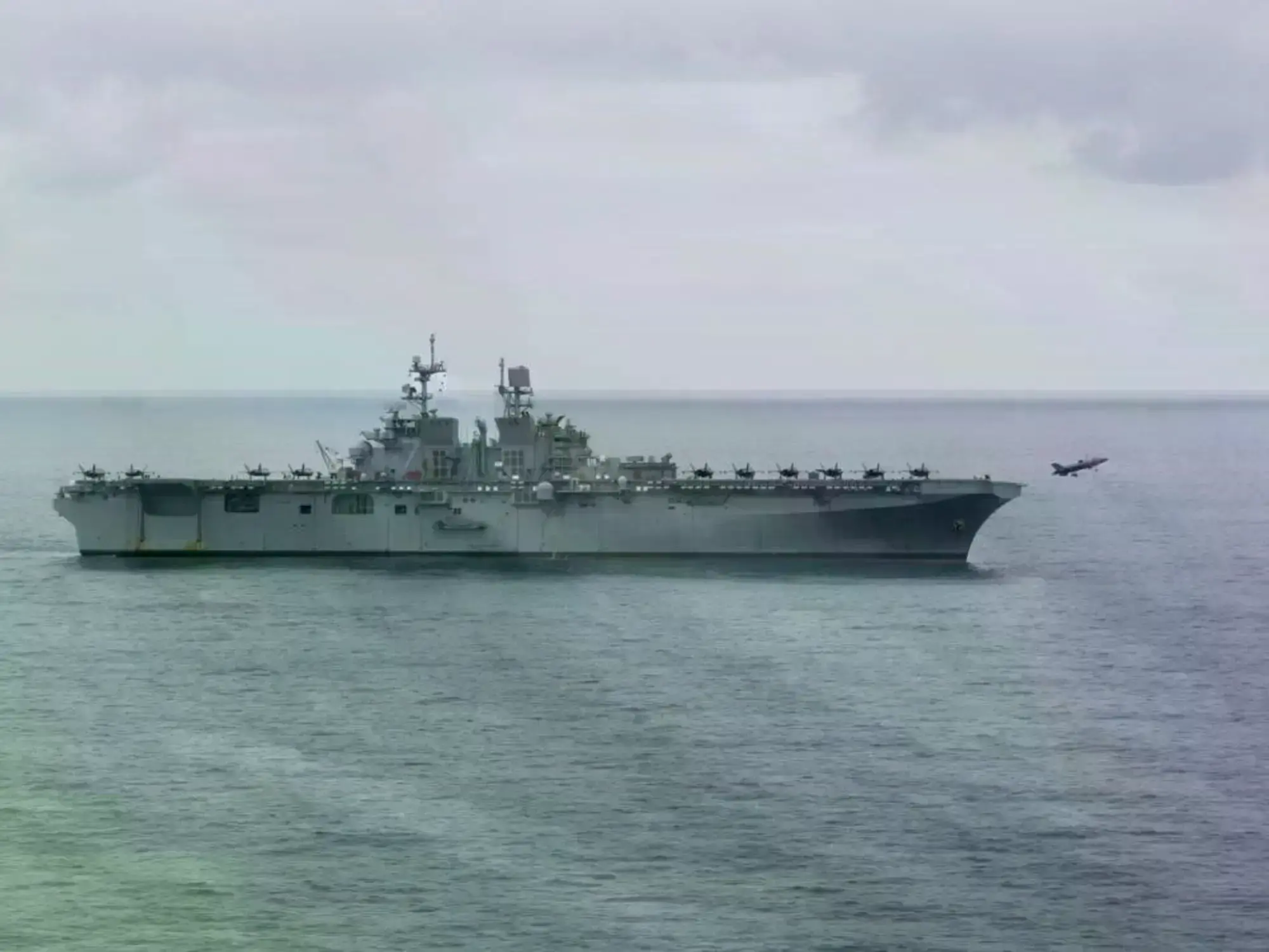 El USS Tripoli (LHA 7) llegó al área de responsabilidad del Comando Central de los Estados Unidos.