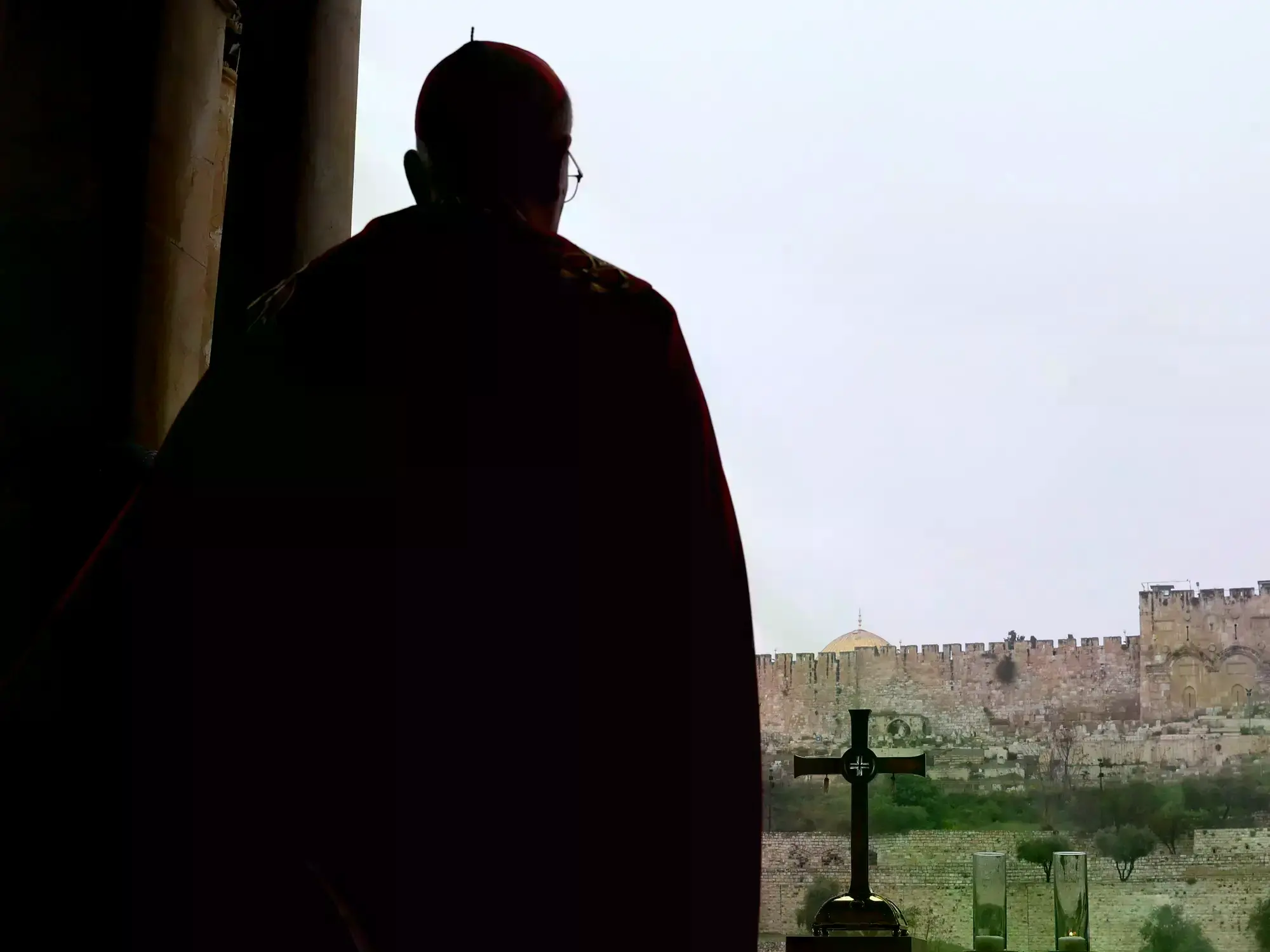 Pierbattista Pizzaballa, patriarca de Jerusalén, celebró el Domingo de Ramos sin poder acceder a la Basílica del Santo Sepulc