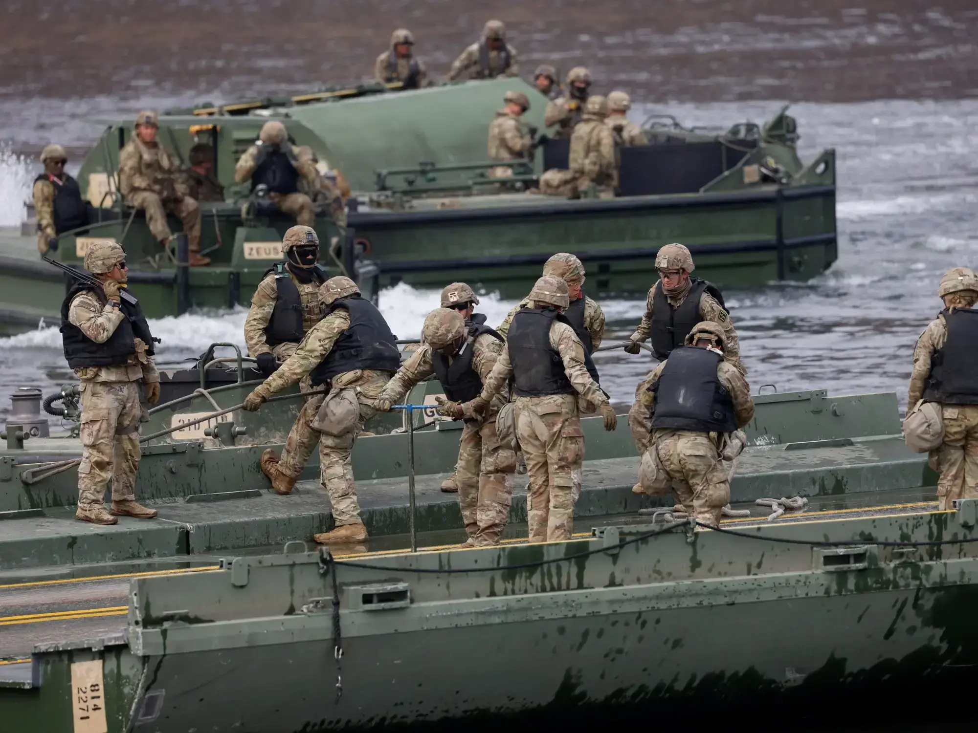 Soldados del Ejército de Estados Unidos participan en un ejercicio conjunto.