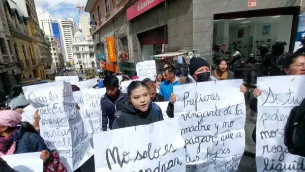 Colectivo feminista exige sanciones administrativas para padres que no pagan pensión