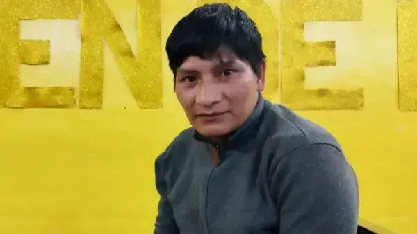 Julio Lero en la capilla de la cárcel de San Pedro, La Paz.