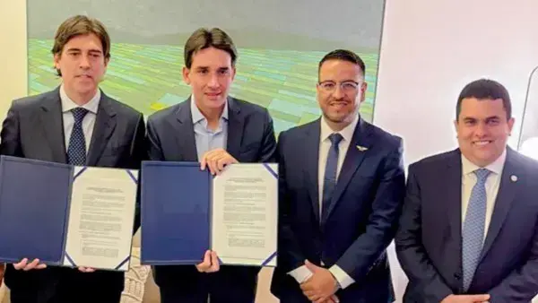 De izq a der: Mauricio Zamora, Silvio Costa Filho, José Antonio Fanola, Tiago Faierstein