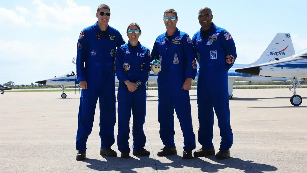 La tripulación de Artemis II llega al Centro Espacial Kennedy el 27 de marzo de 2026.