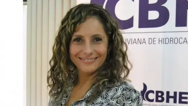 La nueva presidenta de YPFB, Claudia Cronenbold.