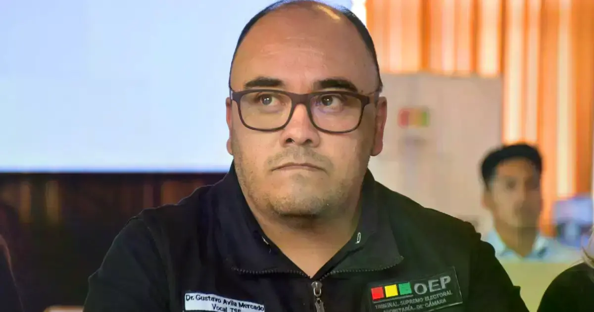 Gustavo Ávila, presidente del TSE, brindó conferencia de prensa oficializando la convocatoria a segunda vuelta.